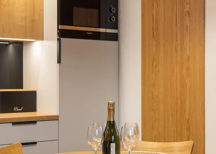 River Park Apartment *